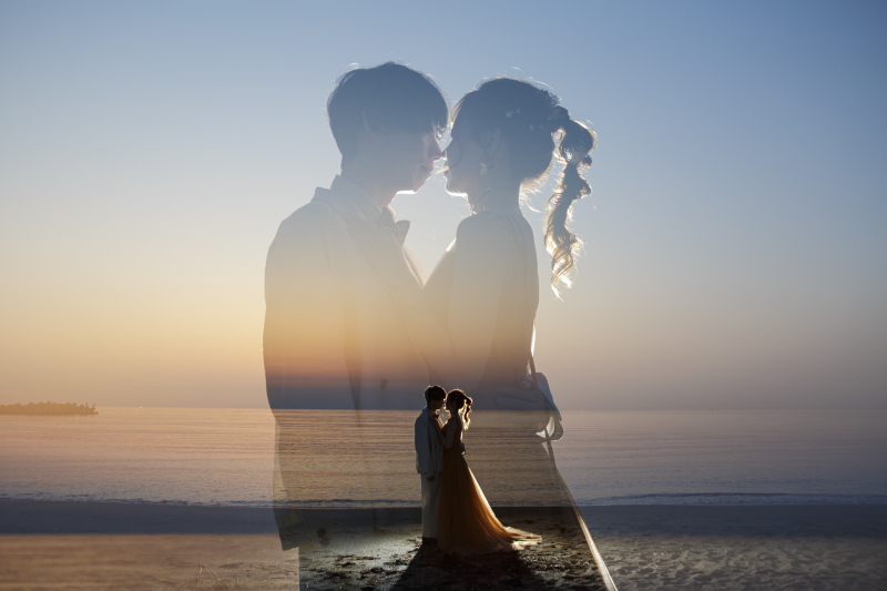 重なり合う二人