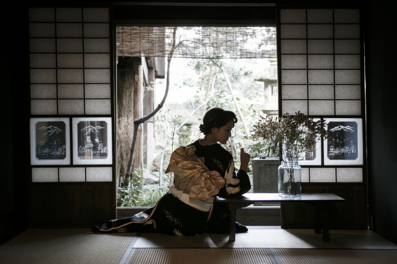 お庭の見える部屋へ