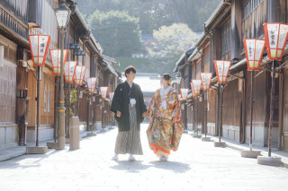 誰もいないひがし茶屋街で和装撮影スタート！