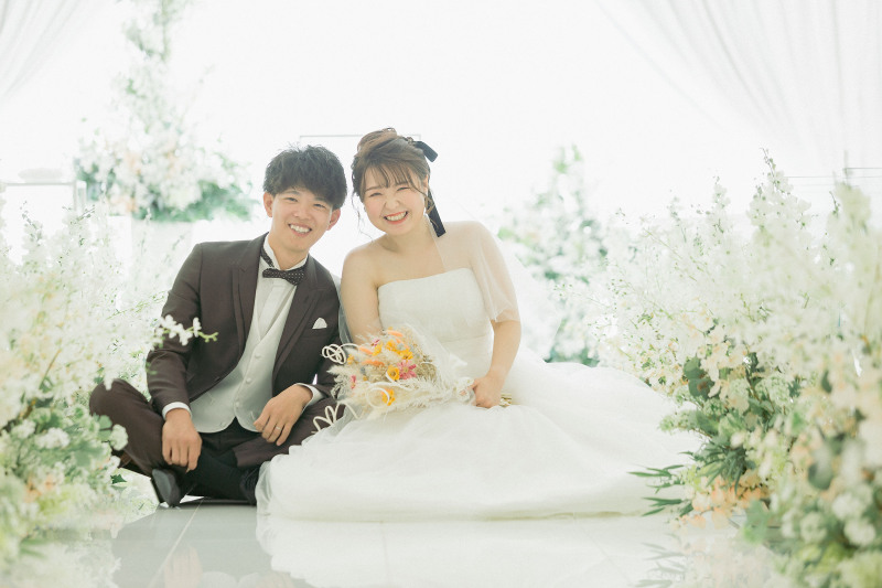 花咲き誇るチャペルウェディング