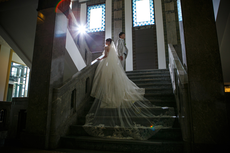 差し込む光に映し出され