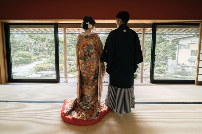 ご衣裳も美しく