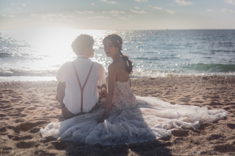 ちょこんと座って