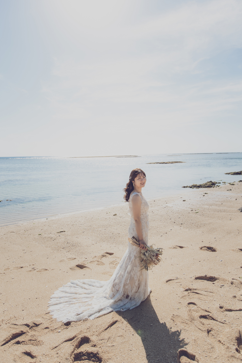 綺麗の空と海をバックにソロカット♡