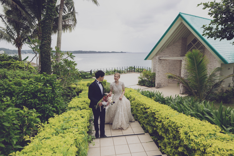 【ムーンビーチチャペル+ビーチ撮影PLAN】恩納村チャペル+読谷ビーチ/写真200カット以上/洋装1着