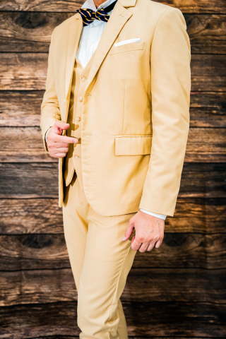 サンドベージュ