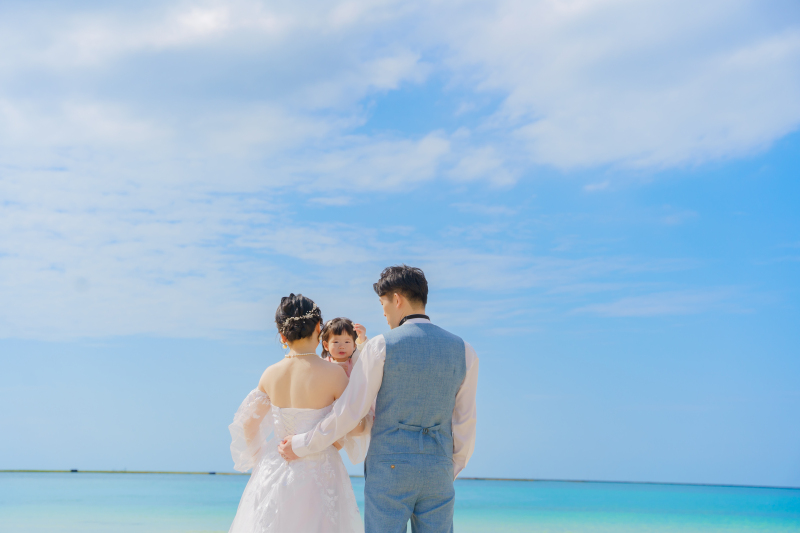 空いっぱいの背景に