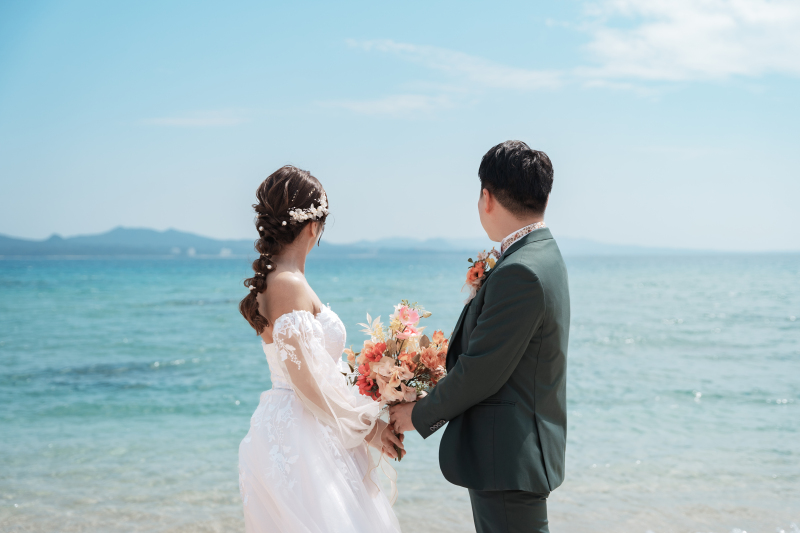 海を眺めるお二人