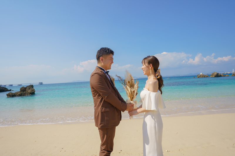 シャイな新郎さんと大人な魅力の新婦さん♡