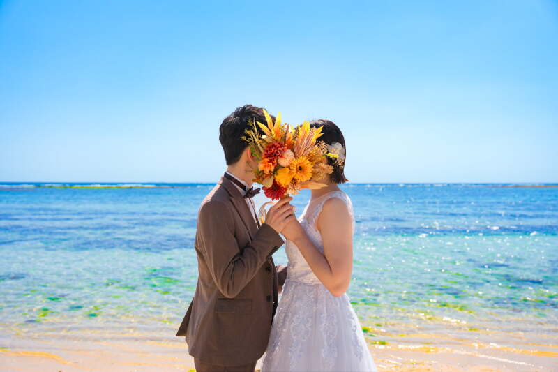 ブーケで顔隠し