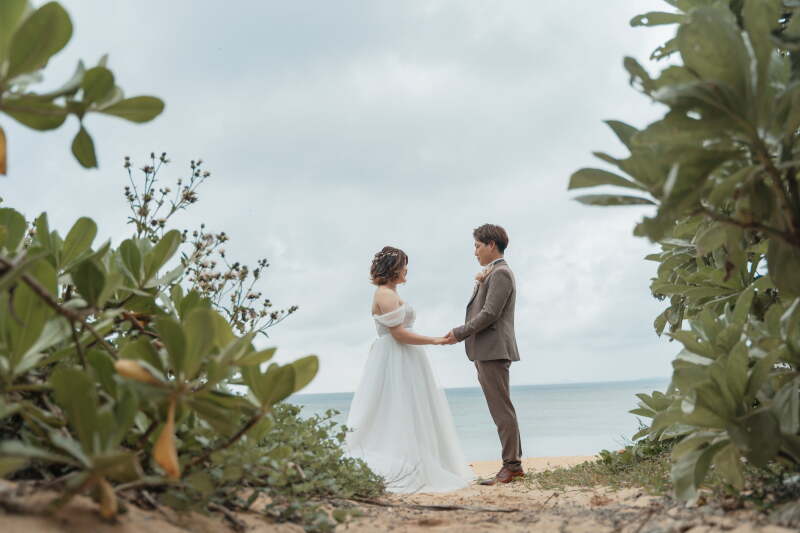 ビーチの入り口で