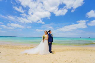 元気な新婦さんと優しい新郎さん