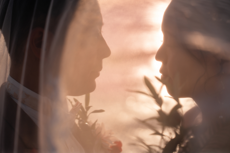 笑ったり、照れたり、全部ふたりらしさ。