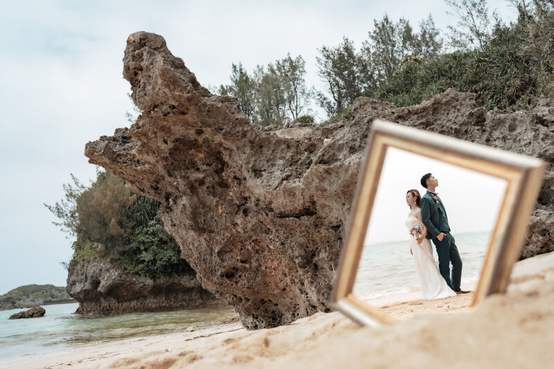 背中を合わせて