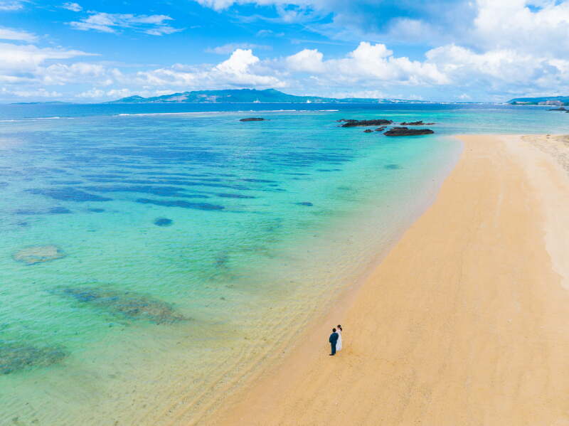 快晴な空の下で