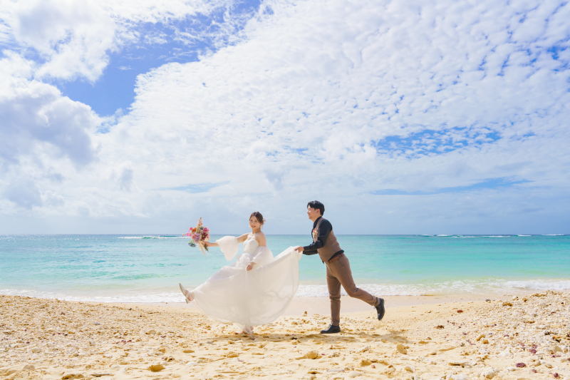 本日は、新郎はアシスタント係。笑