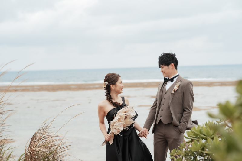 崖で見つめ合い