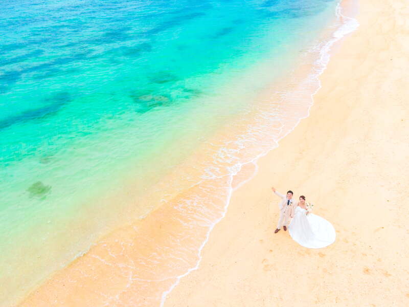 海がキレーイ！