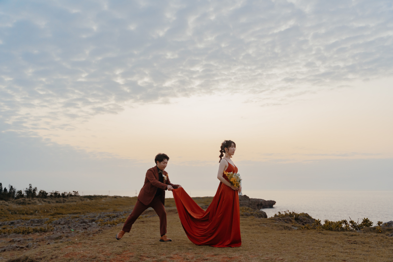 新郎ドレス投げに挑戦!