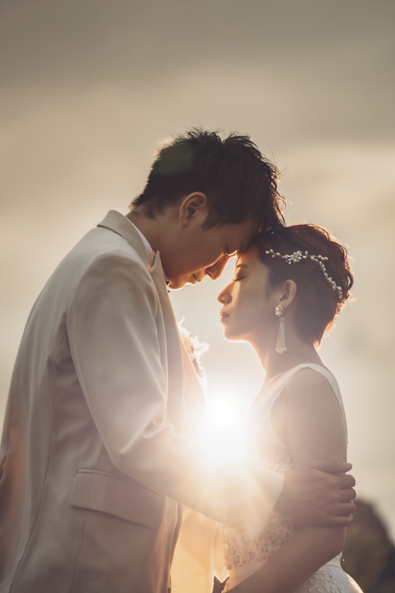 お二人の間から差し込む日差し