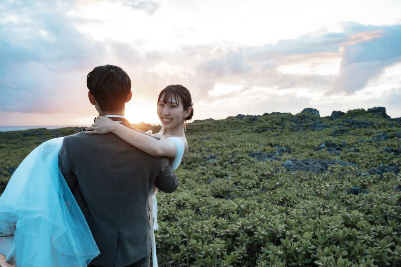 サンセットをバックに