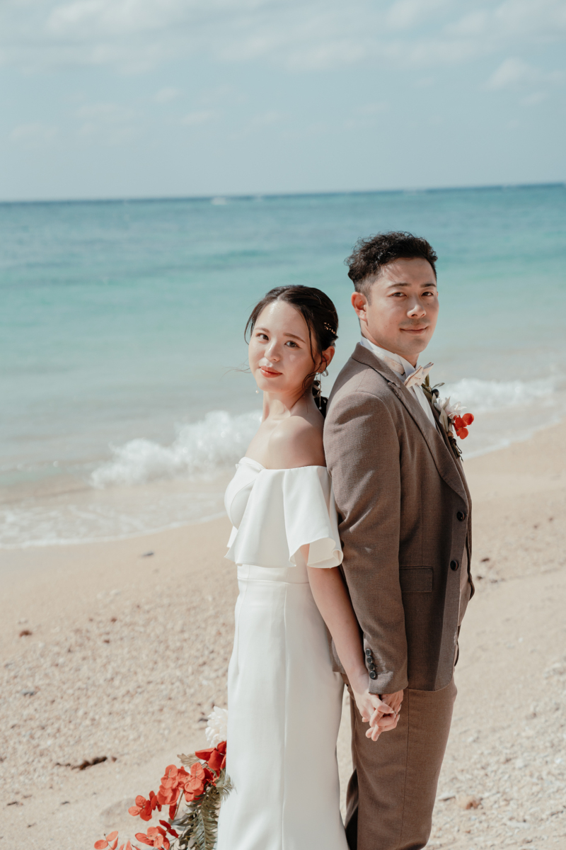 背中合わせに見る、確かな存在感