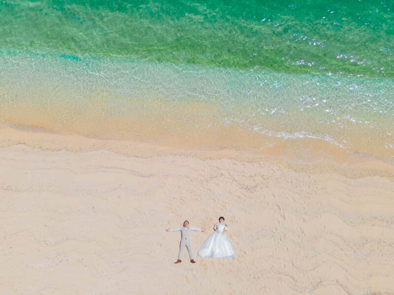 砂浜にゴローン