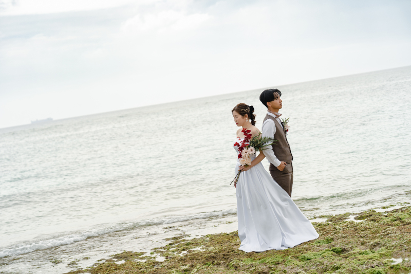 遠くを見つめて