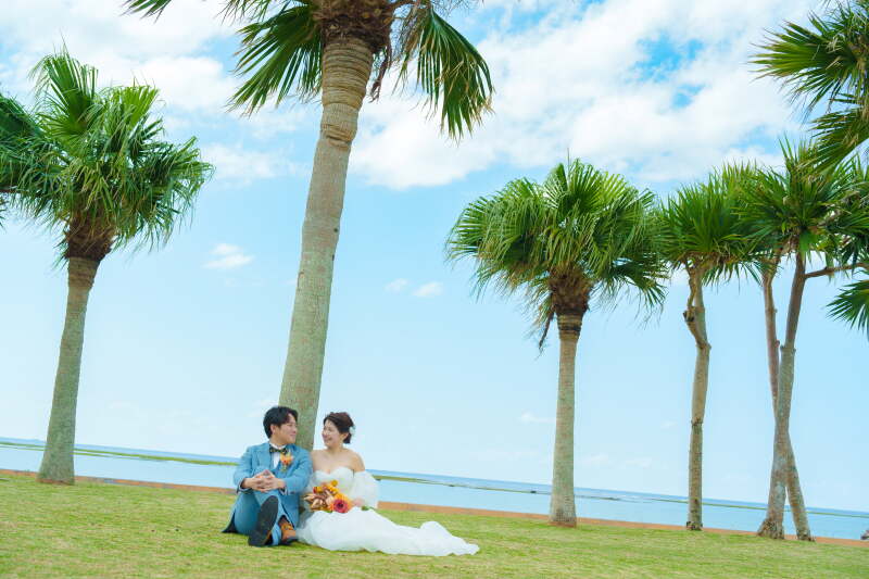 ヤシの木の前で休憩〜