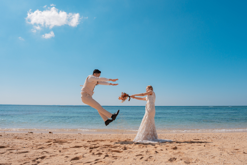 かっ飛ばされる新郎さん！笑