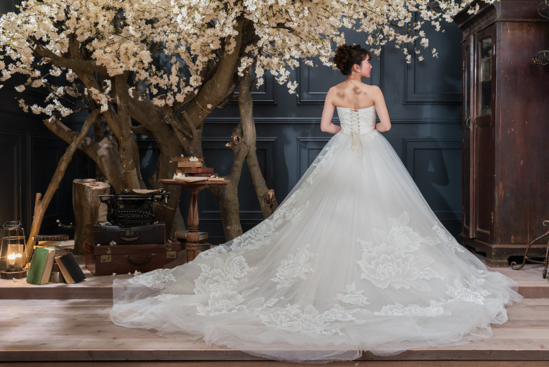 Atelier Nie by hibiyakadan_インポートドレスの取扱いがある