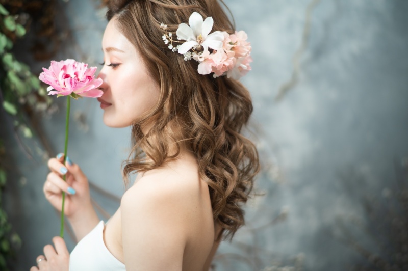 ドレス１着！チャペルと花いっぱいのスタジオ写真が残せる！ドレス１着　チャペル&スタジオプラン