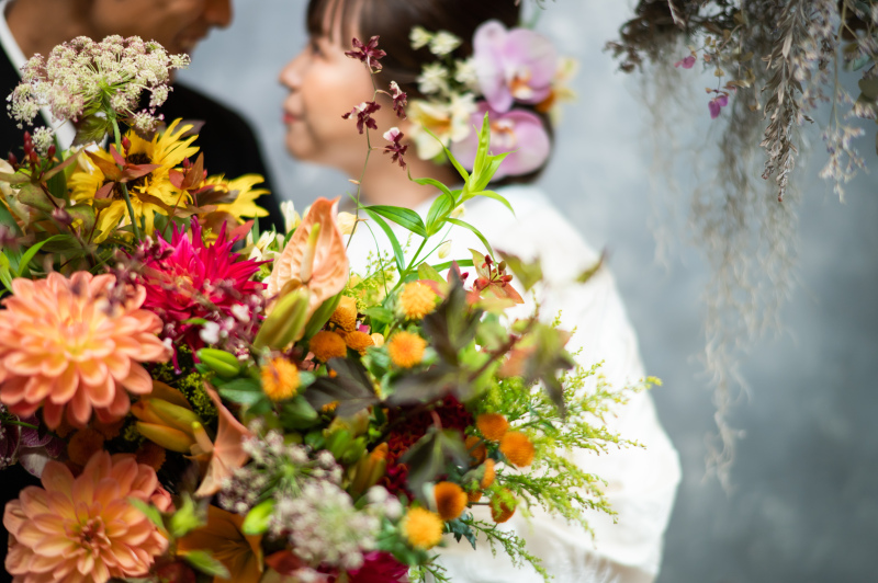 【日比谷花壇トップデザイナーの創る花いっぱいのスタジオ】スタジオ和装＆洋装フォトウェディングプラン