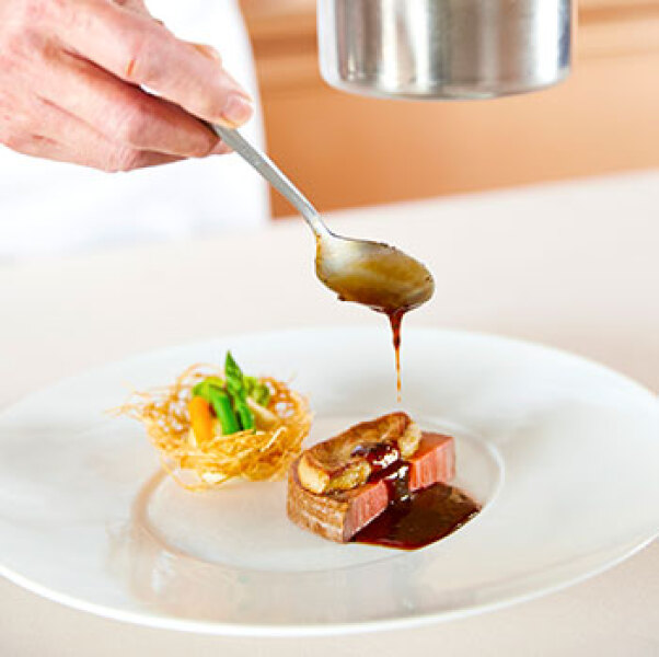 【年内までの撮影限定】チャペルフォト＋ホテル会食10名様｜総額より3万円OFF！