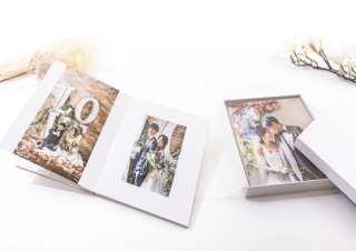 ◆ mellow （メロウ）18ページ / 18～24カット [内容］本体サイズ：273×273㎜・データ付