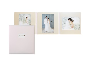 ◆ Daishi （3面台紙アルバム）[内容］3面台紙 ★写真サイズ：221×282㎜★表紙の色はピンク・ブルーの2種類です