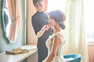 和装から洋装または洋装から和装チェンジごとのヘアメイクアレンジ