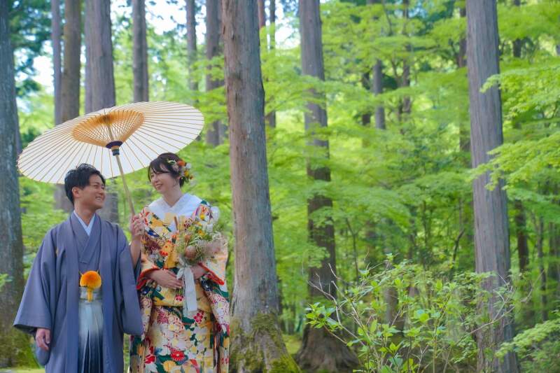 お持ち込みのブーケを手に♡