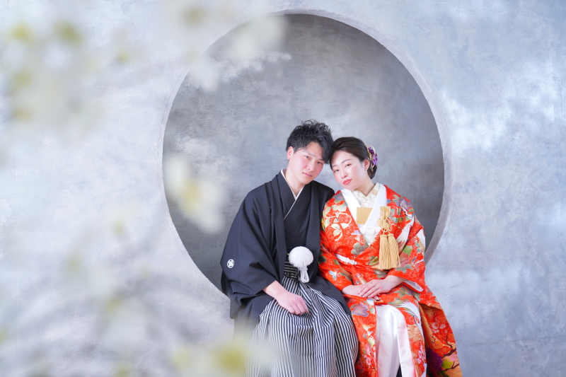 寄り添う二人…