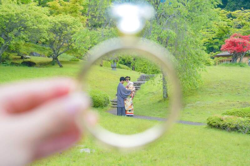 指輪越しのお2人・・・♡