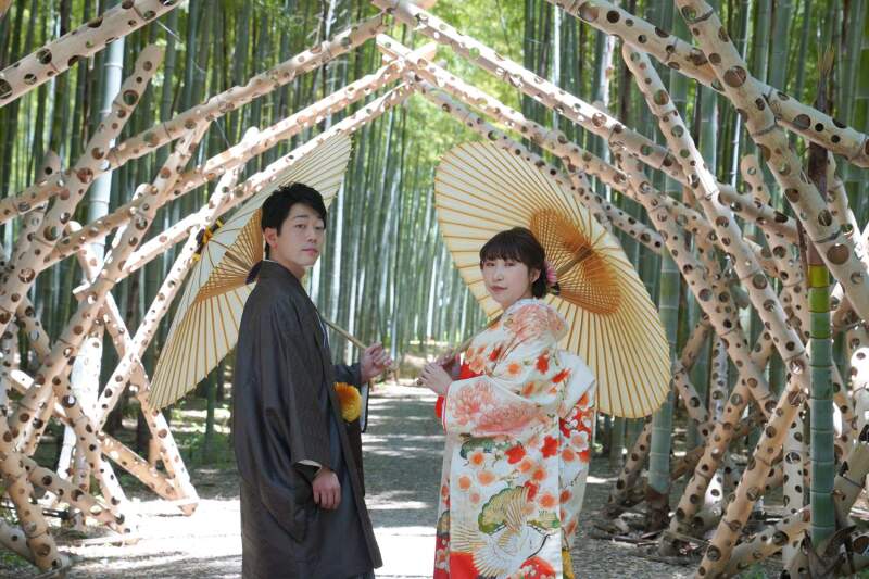 番傘を2本使って