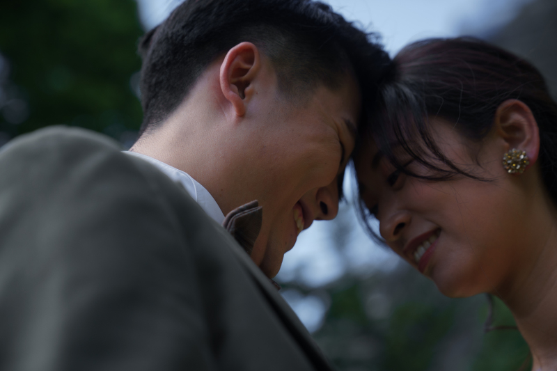 下からのアングルで