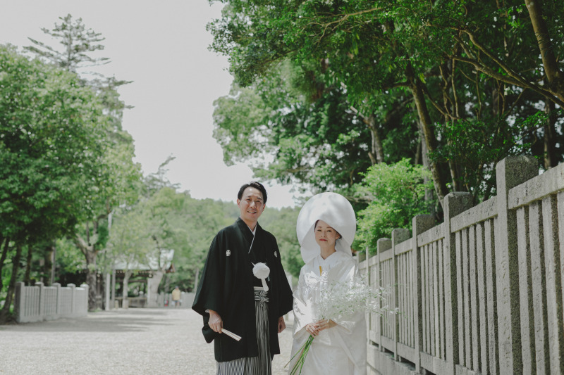 厳かなロケーションの中で