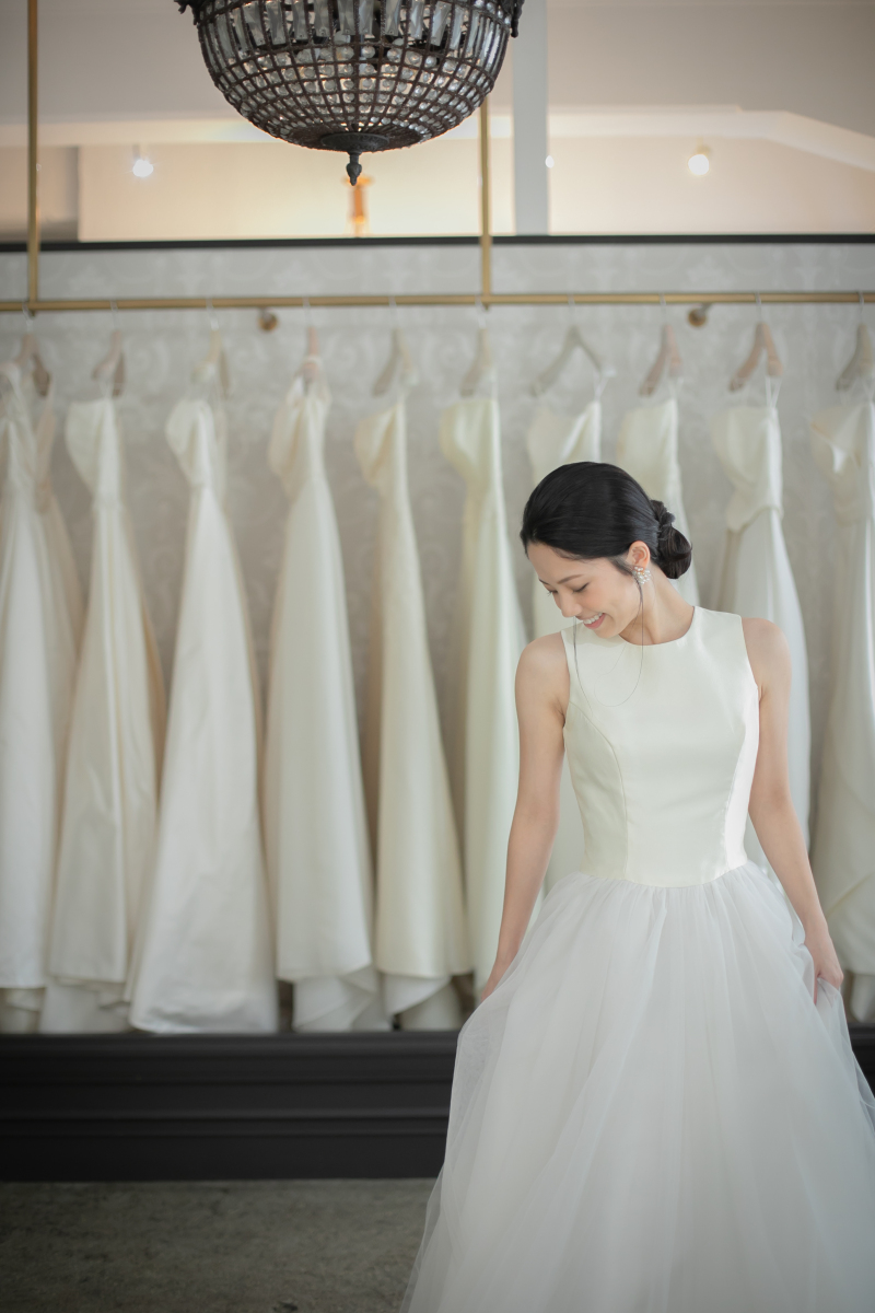 ドレスショップで優雅なひと時を