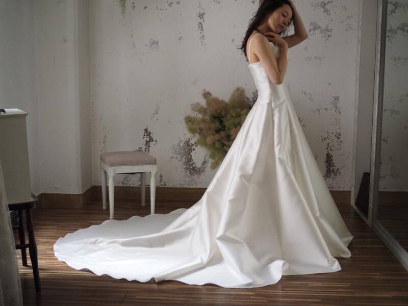 写真からも伝わる上質な素材のオリジナルドレス