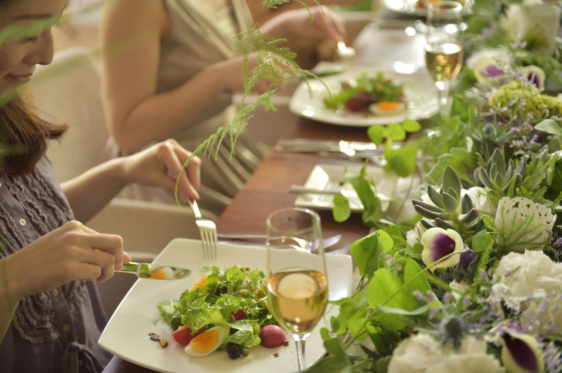 m.crea photos_会食ができる