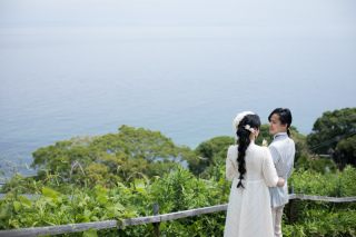 旅行に訪れたような、リラックスした自然体のおふたりを撮影させていただきました。