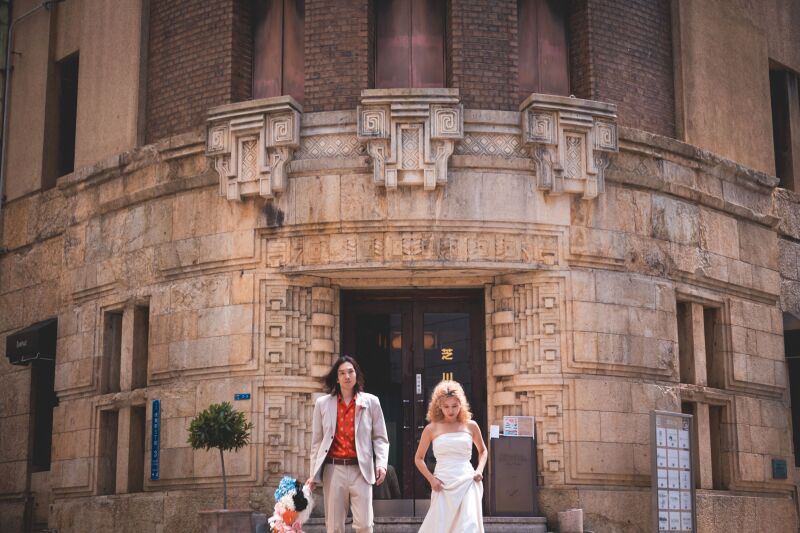【結婚式を挙げないカップルへ♪】挙式風の撮影も、ご家族様の記念撮影も叶うウエディングフォトセレモニー(選べるプチギフト付)