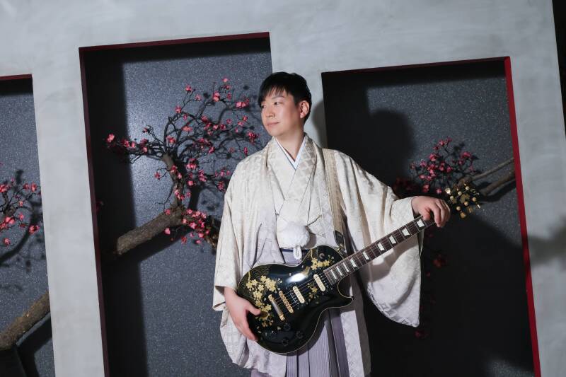 お二人らしさを表現する楽器との一枚