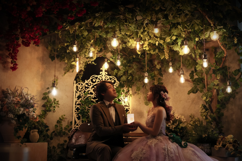 温かい光が宿る空間で幸せなひとときを